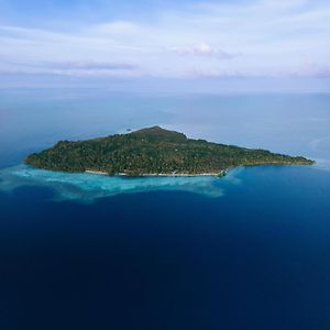 Reconnect - Private Island Resort & Dive Center Togean - Buka Buka Island